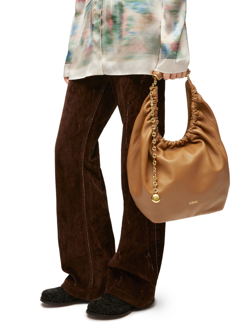 Сумка Loewe Squeeze среднего размера из кожи ягненка наппа